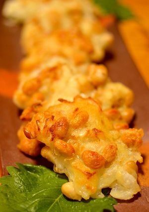素朴なおいしさ♪大豆とタマネギのかき揚げ-レシピのメイン写真