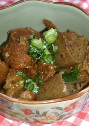 簡単！牛スジ肉とコンニャクの煮込み-レシピのメイン写真