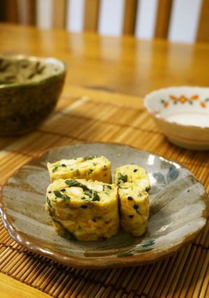 卵一つで☆モロヘイヤと黒胡麻の厚焼き卵-レシピのメイン写真