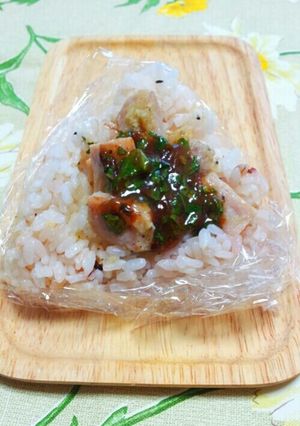 爆弾おにぎり♪豚×大葉×梅-レシピのメイン写真