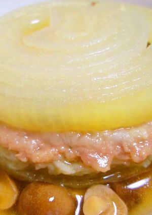 たまねぎにひき肉挟んでレンジDEチン♪♪-レシピのメイン写真