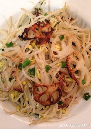 炒めます！モヤシと蓮根のニラ塩だれ-レシピのメイン写真