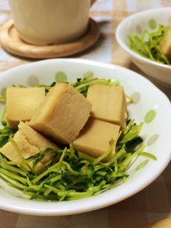 高野豆腐と豆苗のごま油炒め-レシピのメイン写真