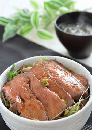 野菜たっぷり食べられる！ローストビーフ丼-レシピのメイン写真