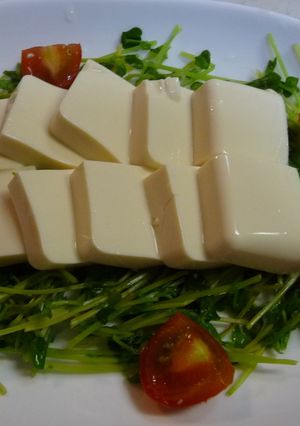 ５分で１品！豆苗と豆腐のサラダ-レシピのメイン写真