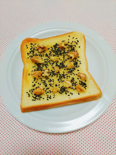 〖蜂蜜・胡麻・胡桃トースト〗-レシピのメイン写真
