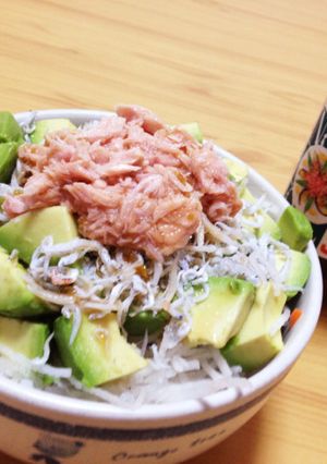 アボカド・ツナ・シラス丼-レシピのメイン写真