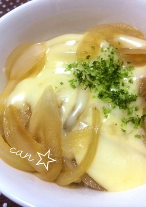 とろける玉ねぎチーズ丼【節約&簡単】-レシピのメイン写真