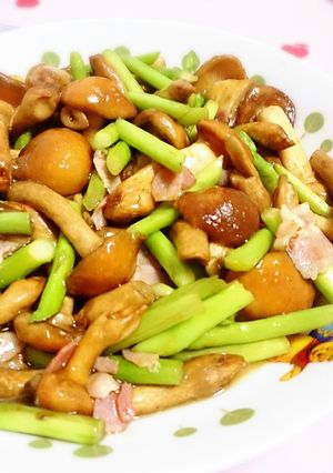 なめことアスパラのバター醤油炒め-レシピのメイン写真