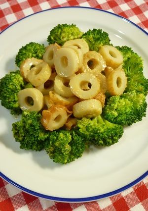 ブロッコリーと竹輪のピリ辛ホットサラダ-レシピのメイン写真