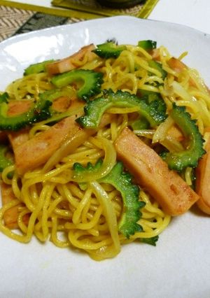 ゴーヤ入りカレー焼きそば-レシピのメイン写真