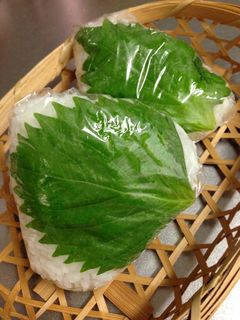 夏バテ防止!シソ梅おかかおにぎり-レシピのメイン写真