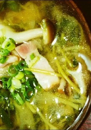 豚肉汁風~絶品!ベーコンでコクある味噌汁-レシピのメイン写真