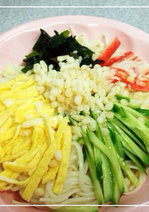 具いっぱい♪冷したぬきうどん-レシピのメイン写真