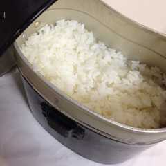 รูปของ カセットコンロで☆飯ごう