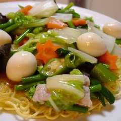 A picture of 野菜たっぷりあんかけかた焼きそば.