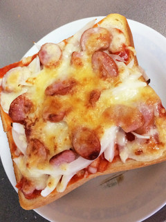 ピザ風アレンジ食パン-レシピのメイン写真