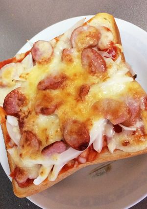 ピザ風アレンジ食パン-レシピのメイン写真