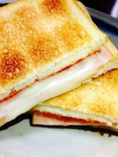 簡単♪ハムチーズのホットサンド-レシピのメイン写真
