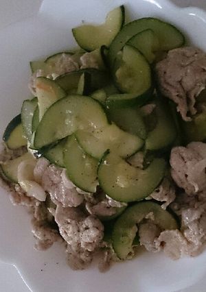 豚小間切れ肉とズッキーニの炒めもの-レシピのメイン写真