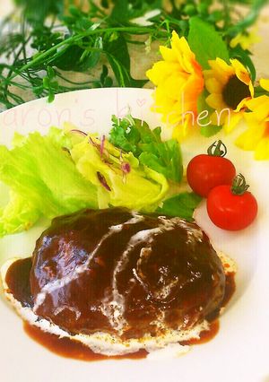 フライパンで簡単♥ジューシーハンバーグ-レシピのメイン写真