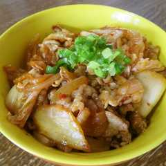 รูปของ 簡単！基本の豚キムチ丼