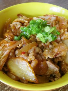 簡単!基本の豚キムチ丼-レシピのメイン写真