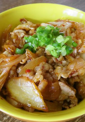 簡単！基本の豚キムチ丼-レシピのメイン写真