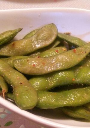 おつまみに簡単♪枝豆のごま油炒め-レシピのメイン写真