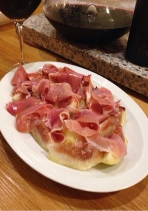 ワインと言えば…生ハムとイチジク！-レシピのメイン写真
