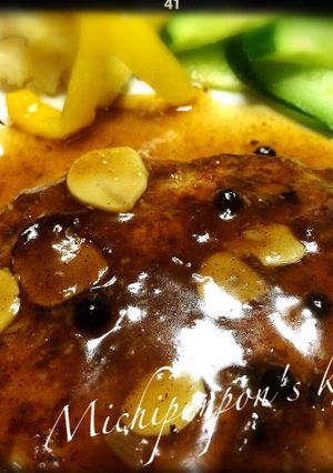 家族絶賛♪スパイシーペッパーハンバーグ-レシピのメイン写真