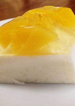 さっぱりパンナコッタのマンゴーゼリーのせ-レシピのメイン写真