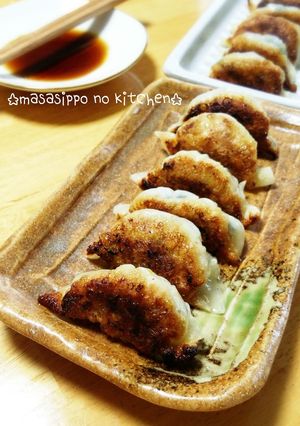 簡単&時短☆肉汁じゅわっと揚げ玉ニラ餃子-レシピのメイン写真