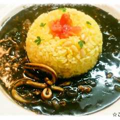 รูปของ 函館イカ墨ブラックカレー