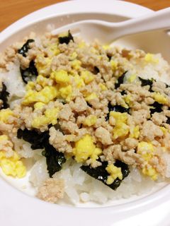 一歳*鶏そぼろ丼-レシピのメイン写真