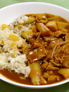 さつまいもご飯に葱と豚肉のカレー-レシピのメイン写真