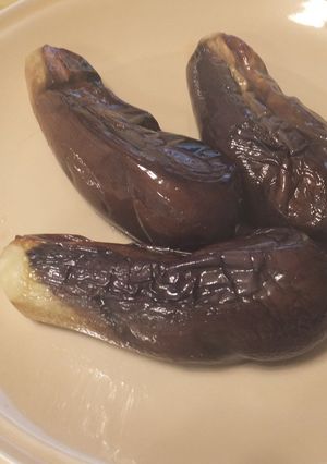 ストウブで茄子を丸ごと焼いたらどうなるか-レシピのメイン写真