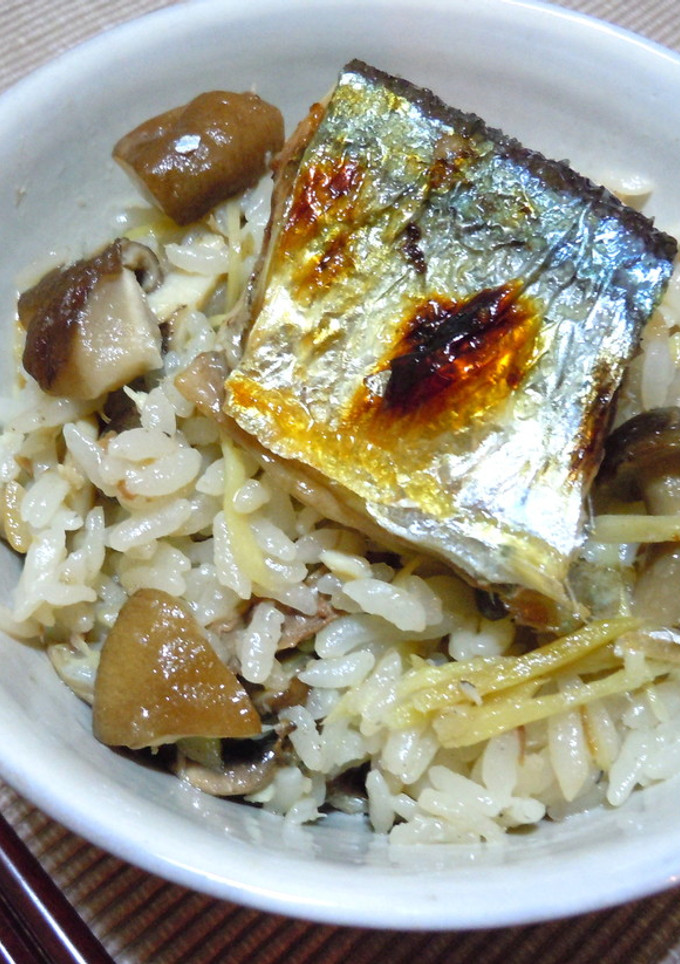 秋の味♪焼き秋刀魚とキノコの炊き込みご飯-レシピのメイン写真