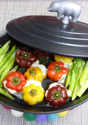 ストウブで小さなパプリカの肉詰め-レシピのメイン写真