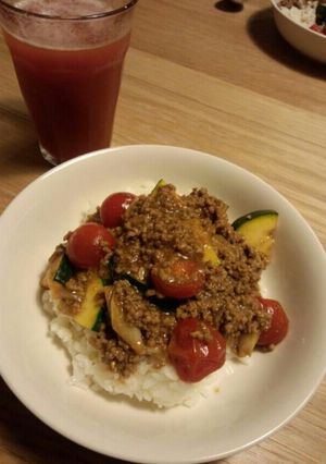 夏野菜のそぼろ丼-レシピのメイン写真