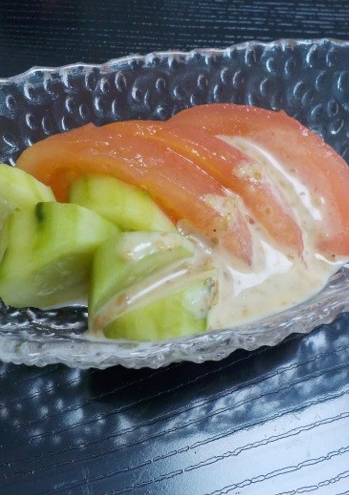 介護食【下蒸しきゅうりとトマトのサラダ】-レシピのメイン写真