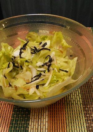 レタスと玉ねぎで♥︎我が家の定番サラダ-レシピのメイン写真