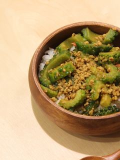 ゴーヤのカレーそぼろ丼-レシピのメイン写真