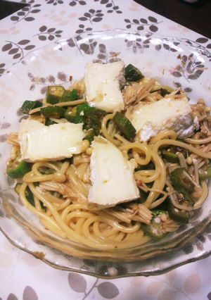 オクラとカマンベールチーズのパスタ-レシピのメイン写真