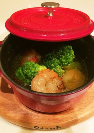 staub ☆簡単エビのアヒージョ-レシピのメイン写真