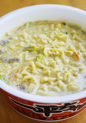 簡単再現！青森の味噌カレー牛乳ラーメン-レシピのメイン写真