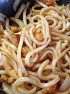 激安☆カリカリ鶏皮のピリ辛焼きうどん-レシピのメイン写真
