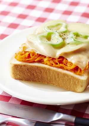 野菜でパスタ風ナポリタンなチーズトースト-レシピのメイン写真