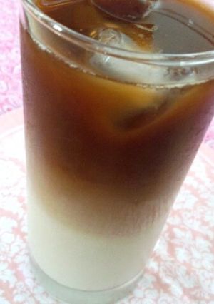 二層になるアイスミルクコーヒーの注ぎ方☆-レシピのメイン写真