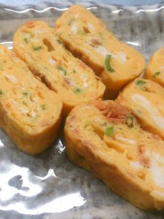 お弁当にも♪鮭フレークのたまご焼き-レシピのメイン写真